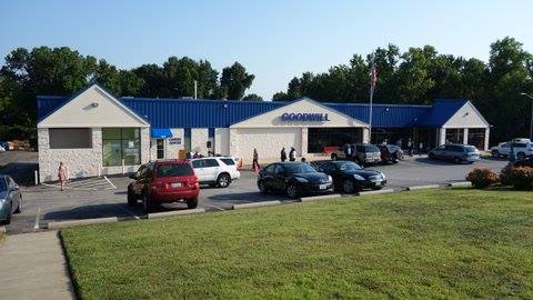 Picture of entire front of Goodwill Building